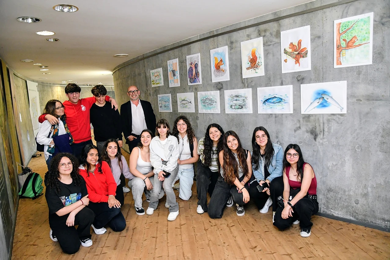 Estudiantes crean exposición que combina el arte con el medio ambiente