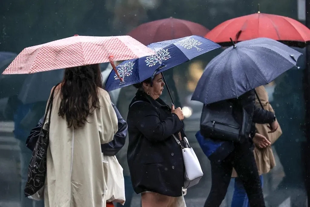 Cuatro distritos continentales bajo alerta amarilla por lluvias