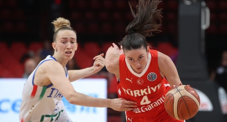 Avrupa Şampiyonası: Kadın basketbol takımı İtalya'ya 76-74 yenildi