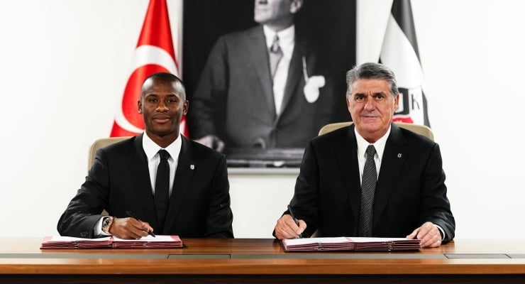 Beşiktaş signs a three-year contract with Tiago Djalo