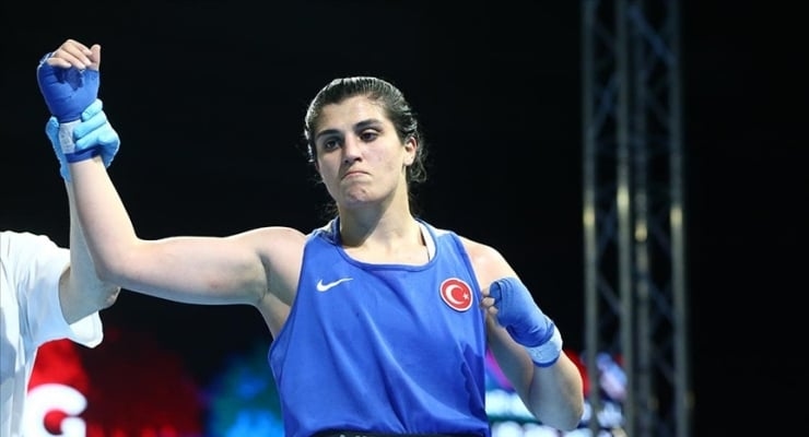 Campeonato Mundial de Boxe: Busenaz Sürmeneli nas quartas de final