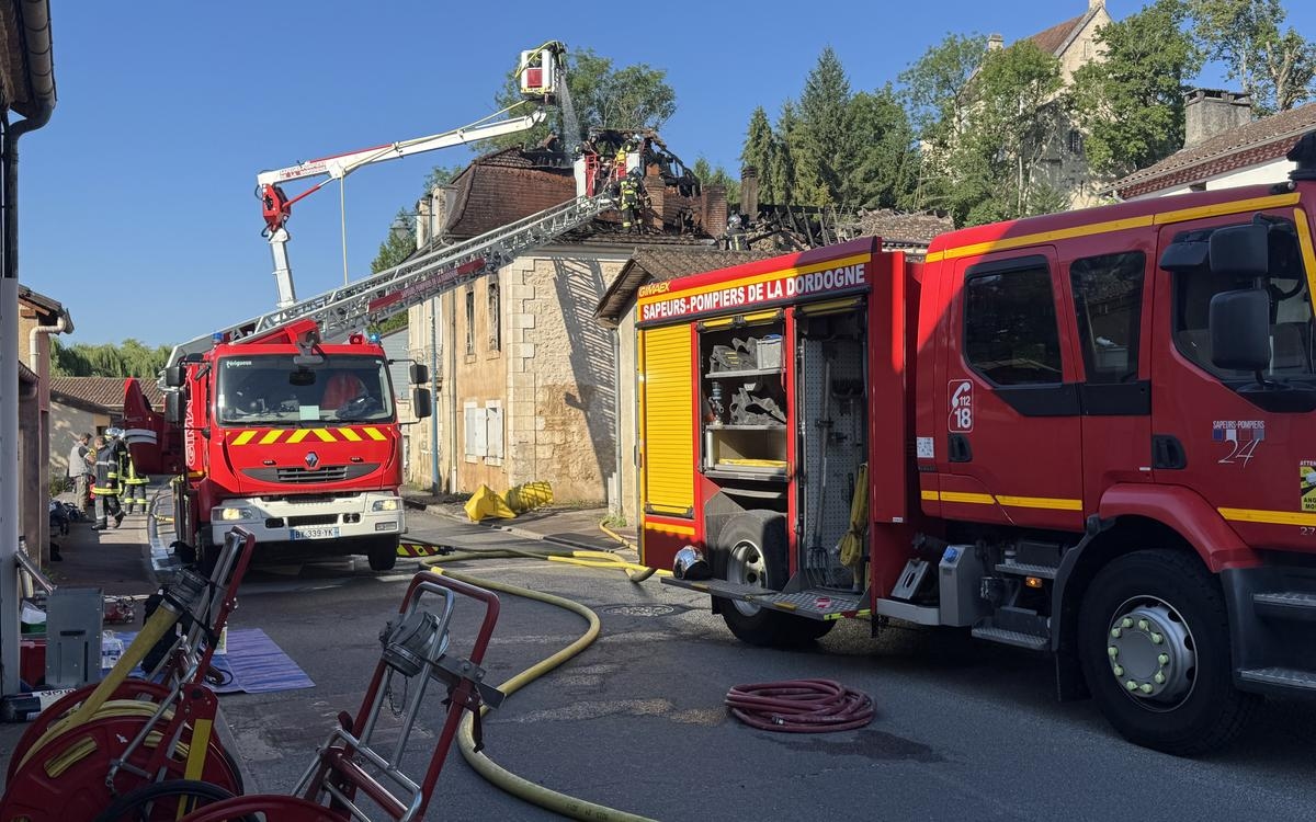 Two apartments destroyed in a fire in Agonac