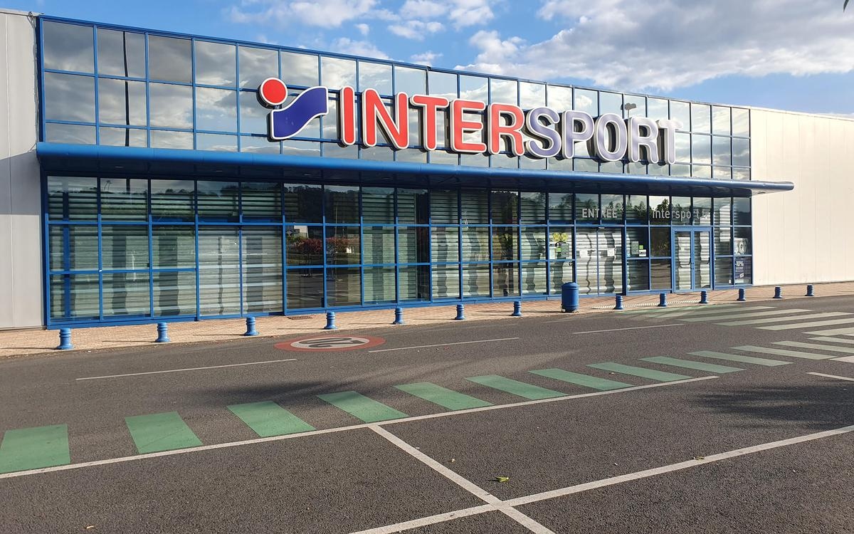 An Intersport store in Dordogne was burglarized overnight.