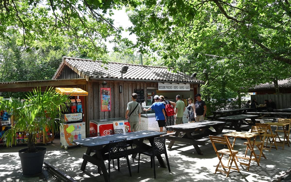 Gourmetpauze aan het water in Saint-Estèphe
