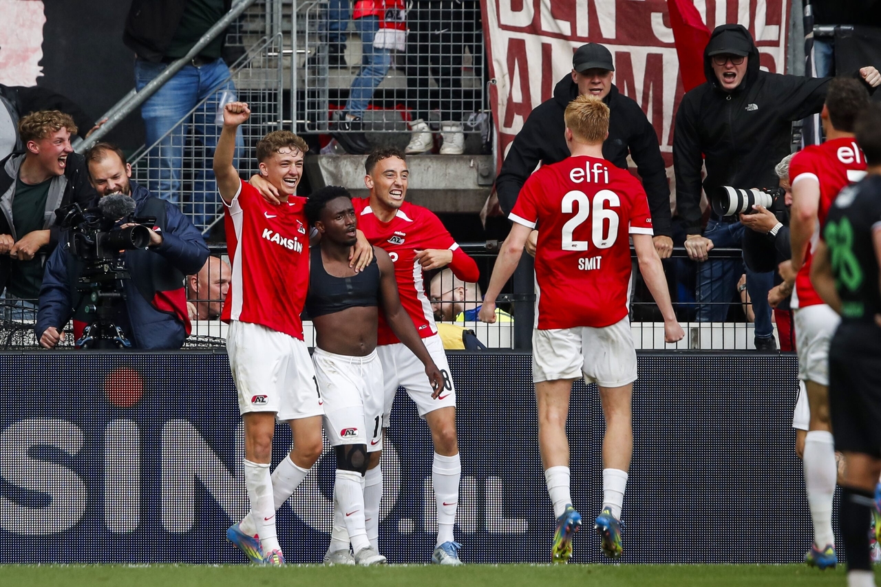 El AZ sella el fútbol europeo con un gol en el último suspiro contra el Twente