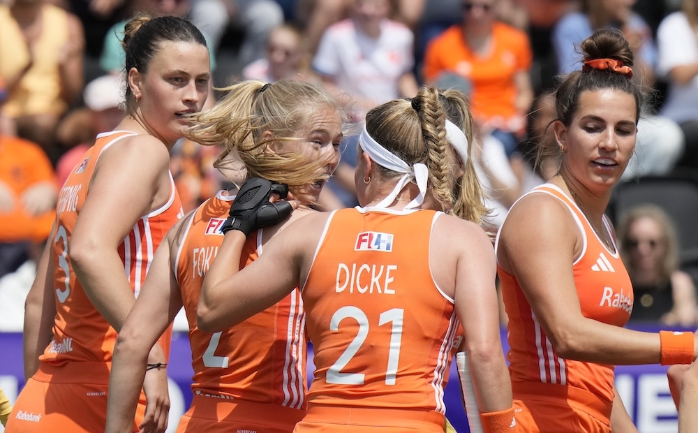 Hollanda hokey takımları Avrupa şampiyonluk mücadelesini Almanya'da açtı