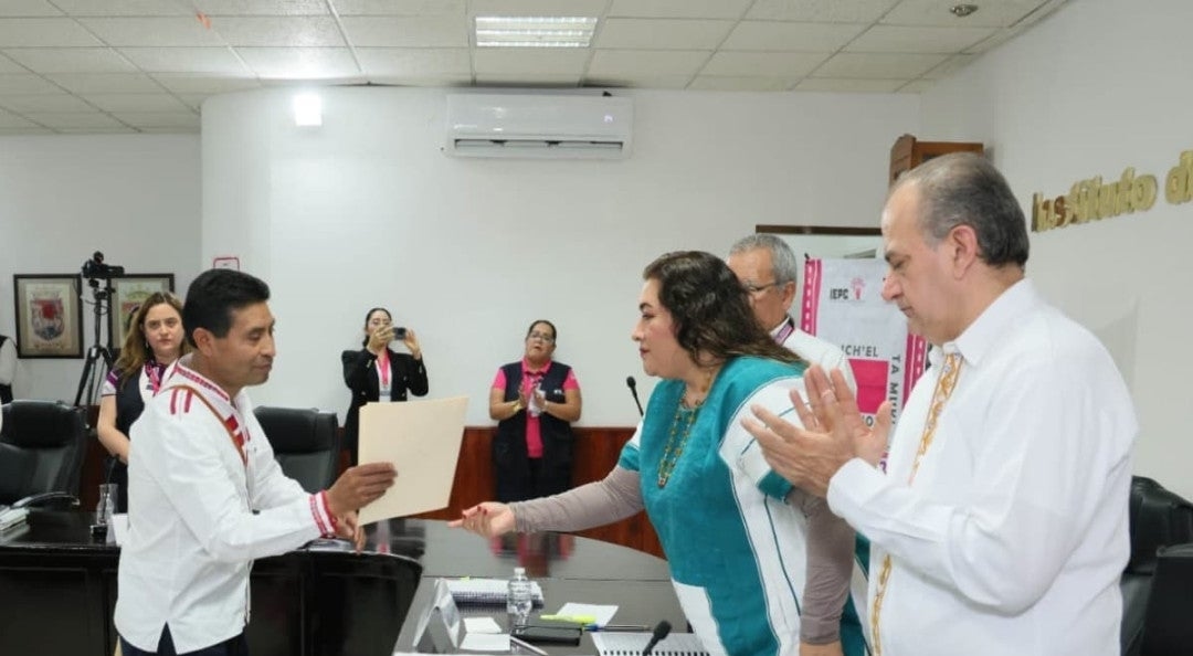 Inheemse professor César Gómez López wint verkiezing tot burgemeester van Oxchuc