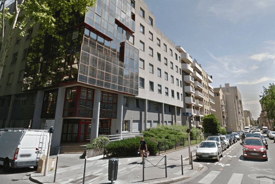 Assalto em edifício do Ministério do Interior em Lyon: pontapés, cusparadas na cara e mordeduras, prisão violenta de Mohammed M., Anis H. e Zied R., três estrangeiros, incluindo um antigo gendarme tunisino e um antigo soldado argelino