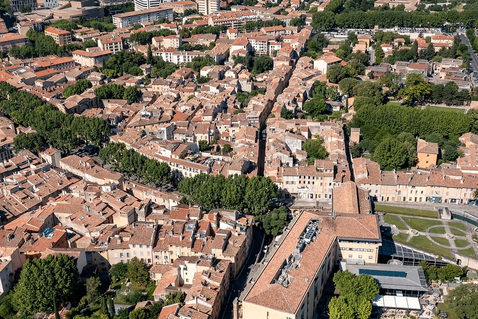 Aix-en-Provence (13): a sixty-year-old man beaten with rifle butts and tied up by hooded burglars armed with a handgun and an assault rifle