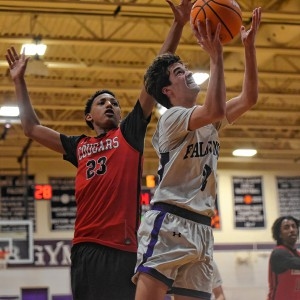 Scuole superiori: la squadra maschile di basket della Smith Academy perde contro la Community Charter School of Cambridge, 65-55, nelle qualificazioni D5 (FOTO)