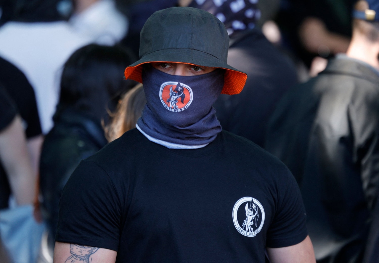 "The Hussars": revelations about the neo-fascist group, heir to the Zouaves, which is striking in Paris