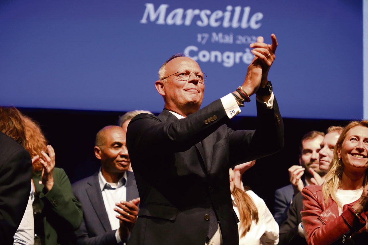 En un mitin en Marsella, Édouard Philippe se presenta como una alternativa... a la derecha