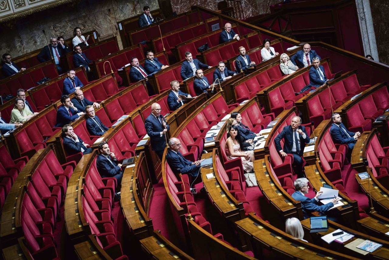 In der Versammlung verteidigen Éric Ciotti und die UDR ein „Vetternwirtschaftsgesetz“, um Marine Le Pens Kandidatur bei den Präsidentschaftswahlen zu retten