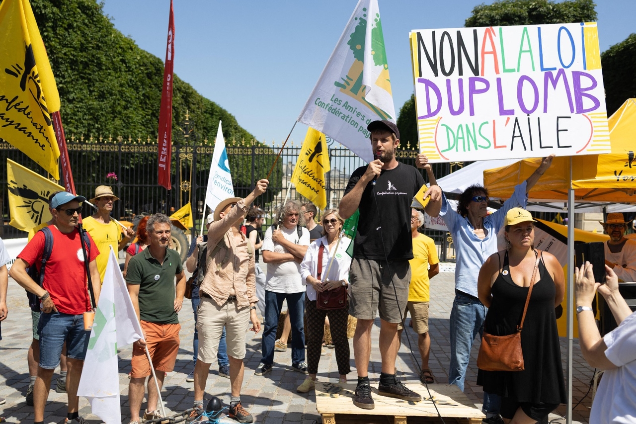 Petição estudantil contra a lei Duplomb quebra recordes no site da Assembleia!