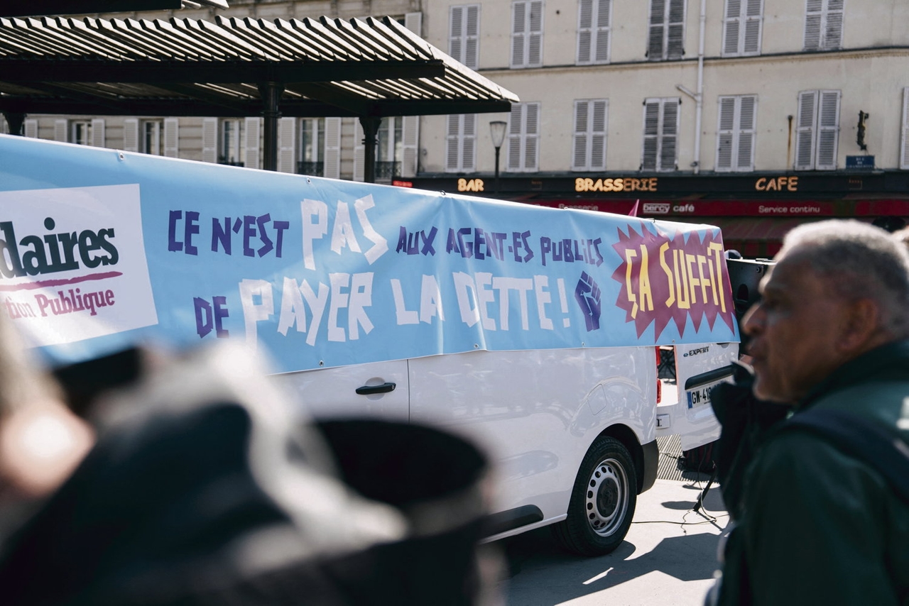 Orçamento de 2026: A esquerda e os sindicatos anunciam a revolta contra a austeridade brutal de François Bayrou