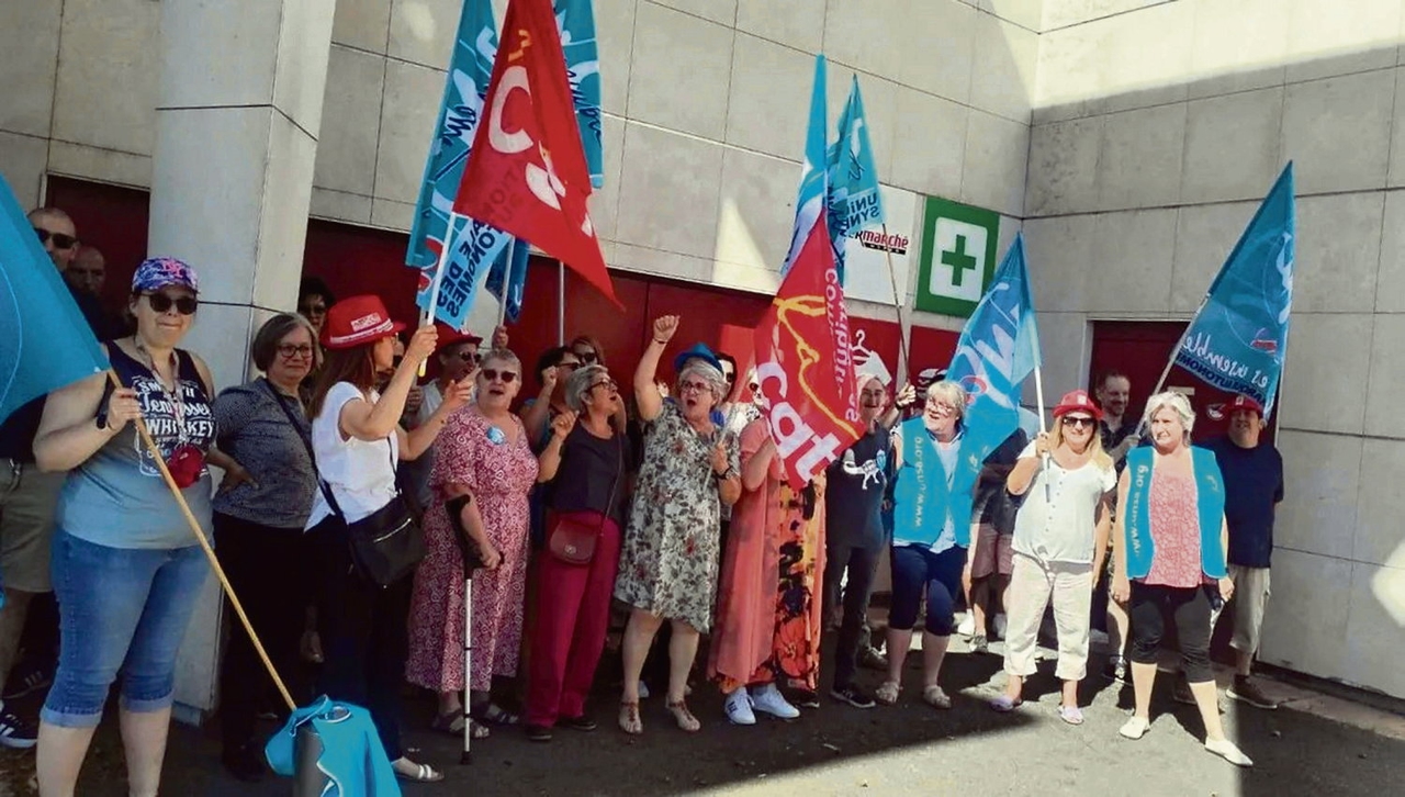 "At 60, I have no chance of finding work again": when Intermarché sells off its employees