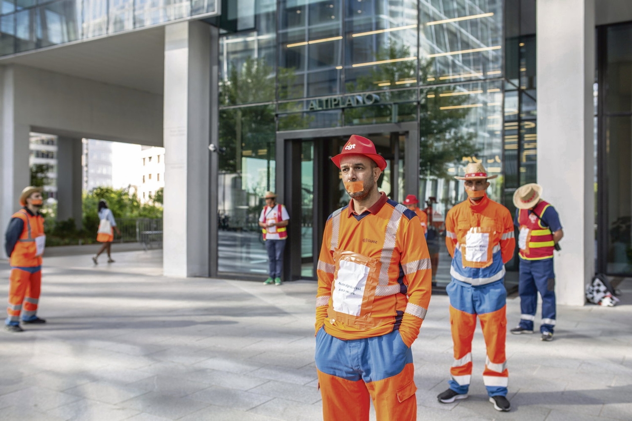 'They treated us like slaves': Undocumented workers exploited by Suez subcontractor demand accountability from waste giant