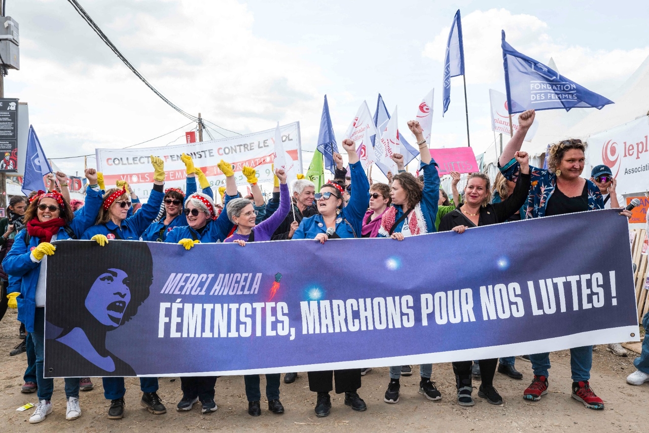 „Bezprecedensowy spadek”: Fundacja Kobiet ostrzega przed spadkiem dotacji dla stowarzyszeń feministycznych