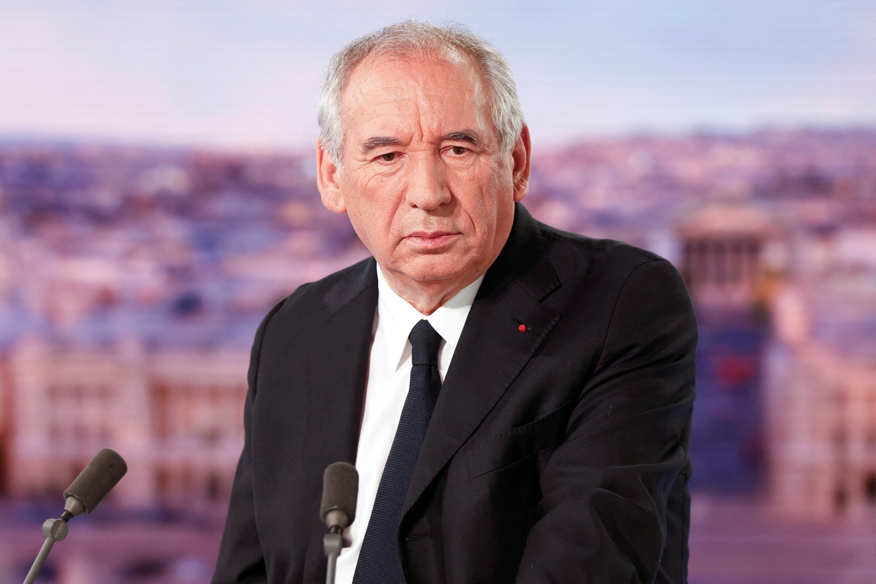 „Najpierw zaufanie, potem dyskusja”… jak François Bayrou próbuje oszukać Zgromadzenie Narodowe i naród francuski