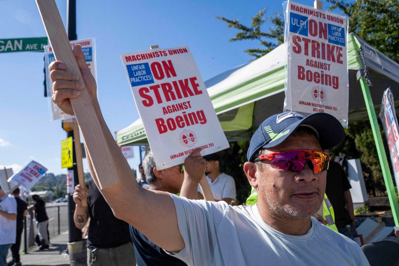 USA: Boeing-Arbeiter streiken für die Anerkennung ihrer Arbeit und fordern Unterstützung von gewählten Vertretern