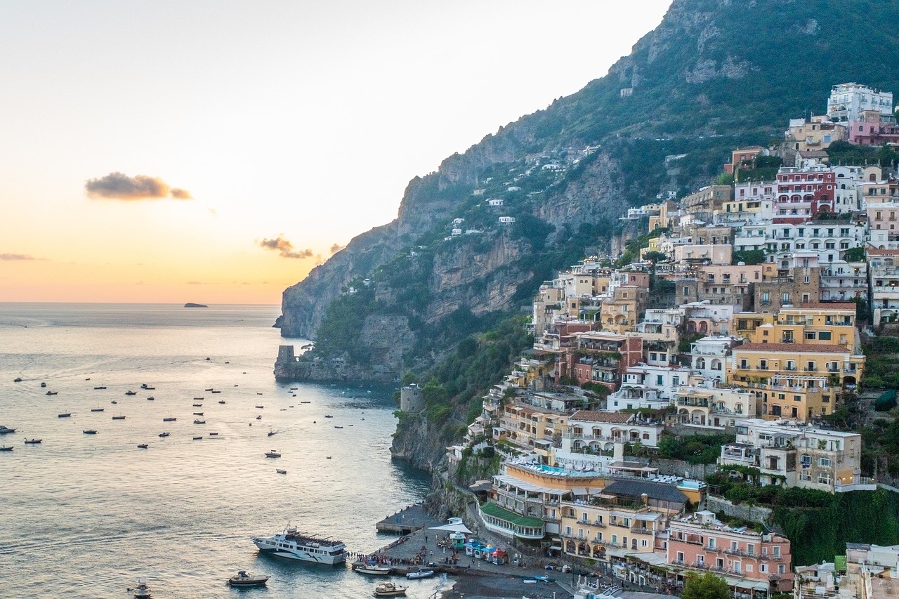 Mar, sol y cultura a partir del 18 de junio en Positano: exposición dedicada a Elsa Morante, 40 años después de su muerte