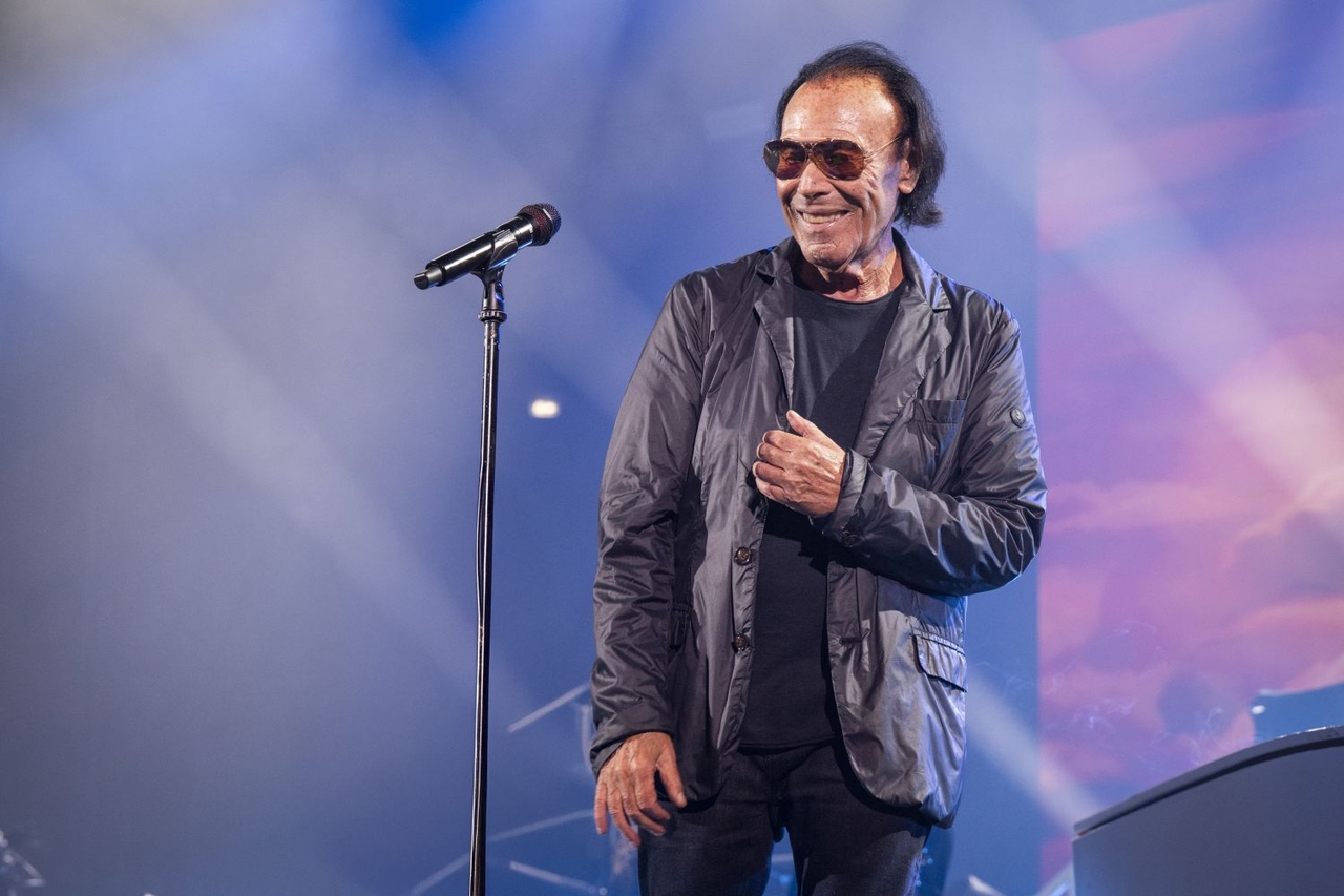 Venditti ao vivo em Pompéia: no dia 12 de julho o anfiteatro se ilumina com “Notte prima degli esami – 40º aniversário”