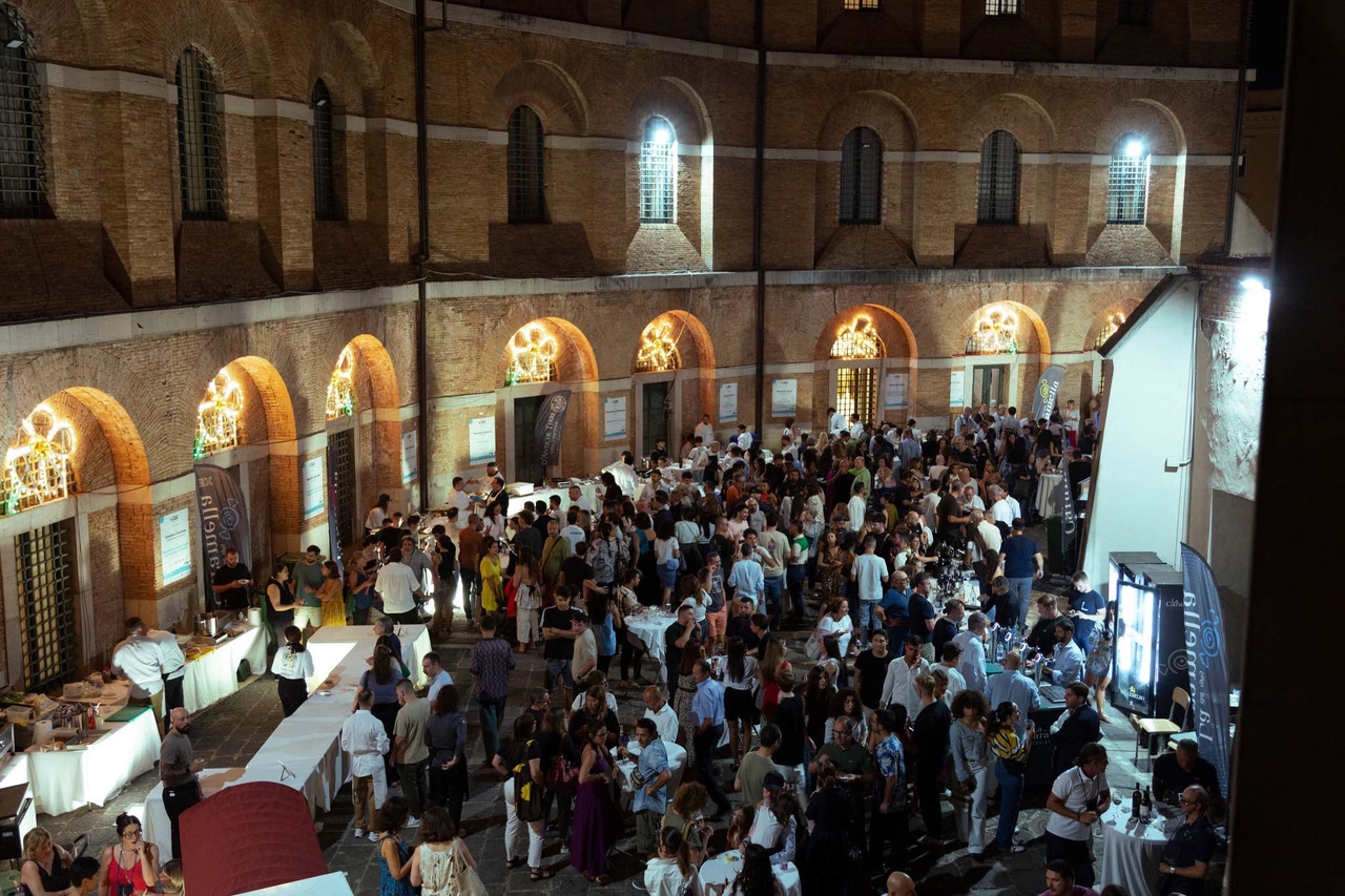 Het Irpinia Mood Food Festival keert terug naar Avellino, met als thema: eten is koning. Meer dan 80 chefs treden op, met lezingen en masterclasses.