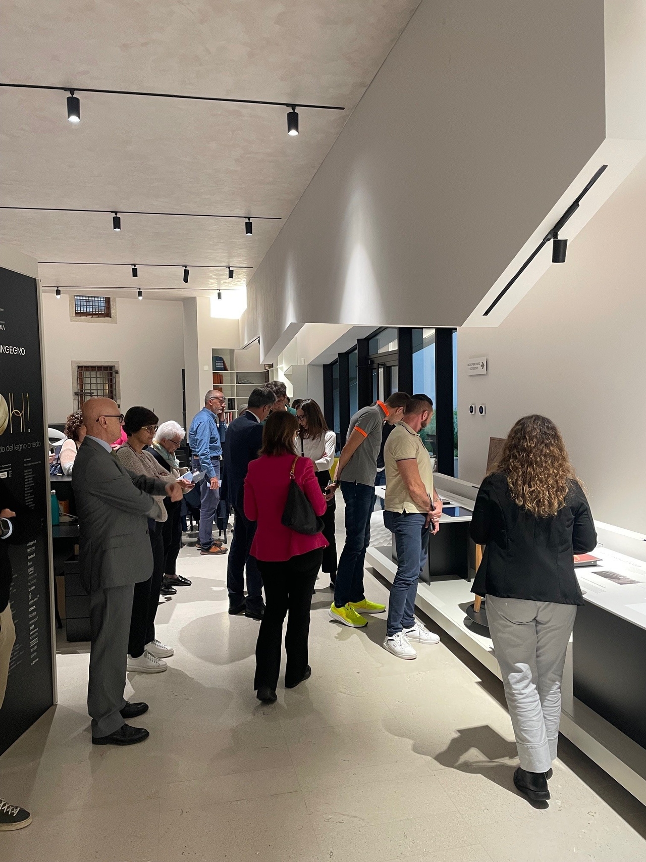 A journey into the world of wood furniture also for Fantoni employees