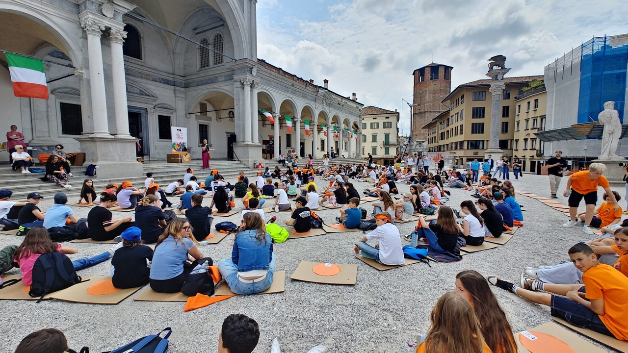 200 in Piazza Libertà for the 25th anniversary of the Youth Municipal Council