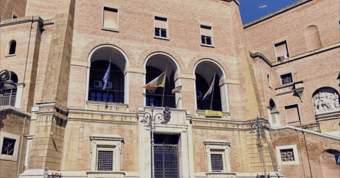 Amigo, o M5S: "A sentença é um aviso. Que o passado nos ensine, para não repetirmos os mesmos erros."