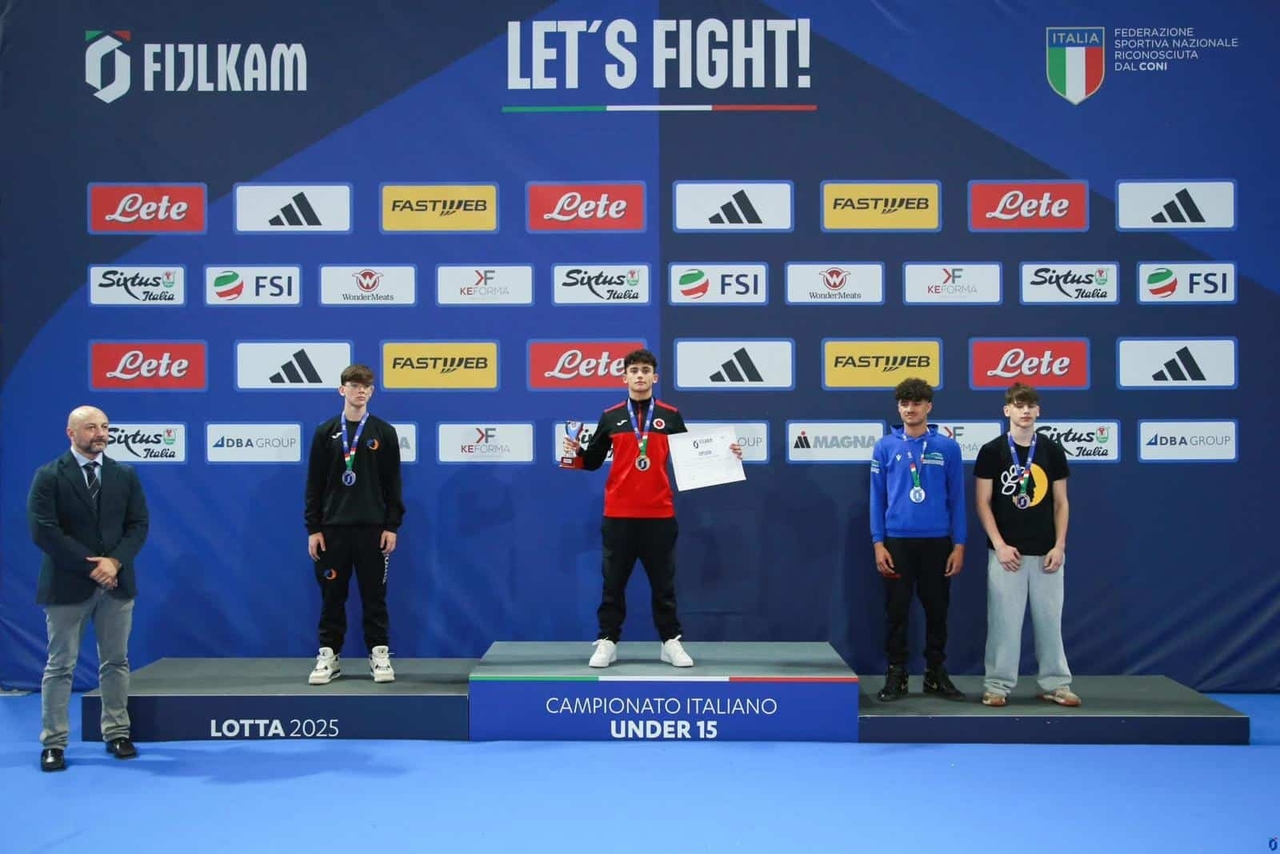 Una clase de luchadores en Volta High School. Los jovencísimos foggianos Mario Miccoli y Alessandro Tridentino vuelan al Campeonato Europeo de Lucha Libre