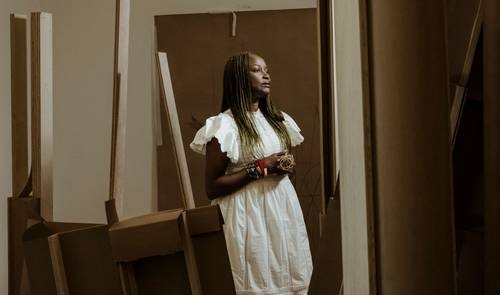 Murió Koyo Kouoh, curadora de la 61 Bienal de Venecia