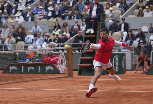 Novak Djokovic mocno rozpoczyna swoją kampanię French Open