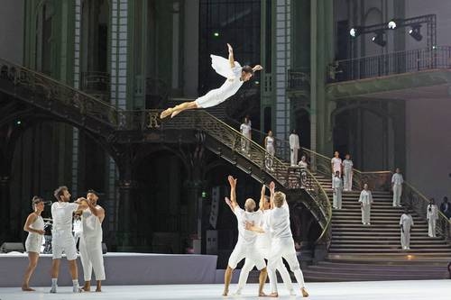 Vertigo, akrobasi ve dansın birleşimi