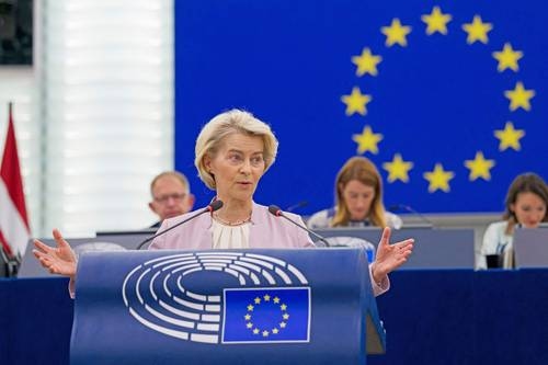 La guerra commerciale si intensifica con dazi del 30% sull'UE
