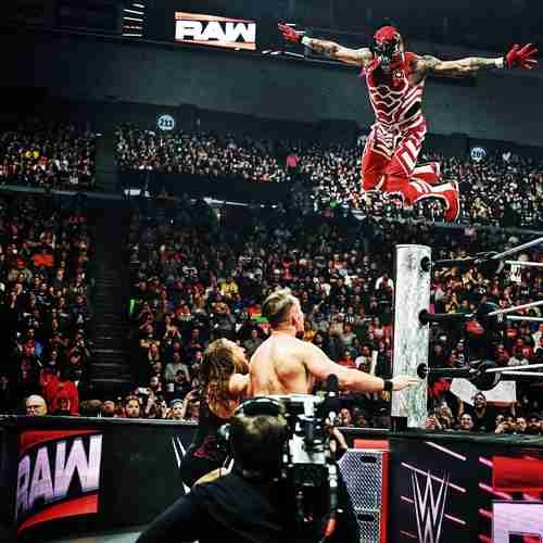 Penta Zero Miedo, idolo messicano della WWE nell'era anti-immigrazione