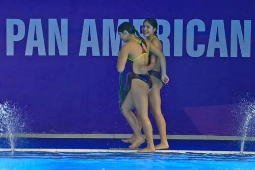 The Cueva twins win the Junior Pan American Games in Asunción.