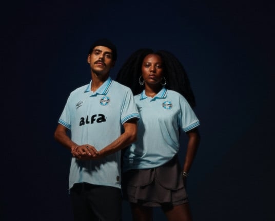 Mit einer neuen Farbe bringen Umbro und Grêmio die Uniform 2 für den Rest der Saison heraus