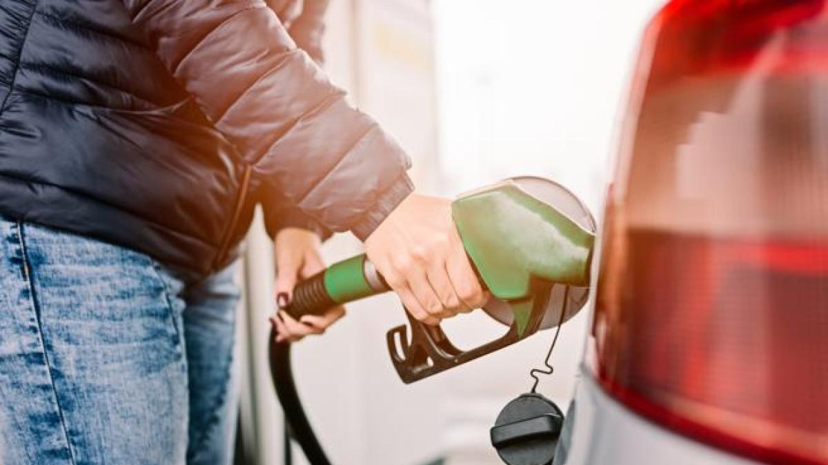 Un employé de station-service n'en peut plus et explique ce qu'il doit endurer au quotidien : « Ce n'est pas un bar, c'est une station-service. On vous sert ce qu'on vous sert, et je ne vais pas vous faire un sandwich à votre goût. »