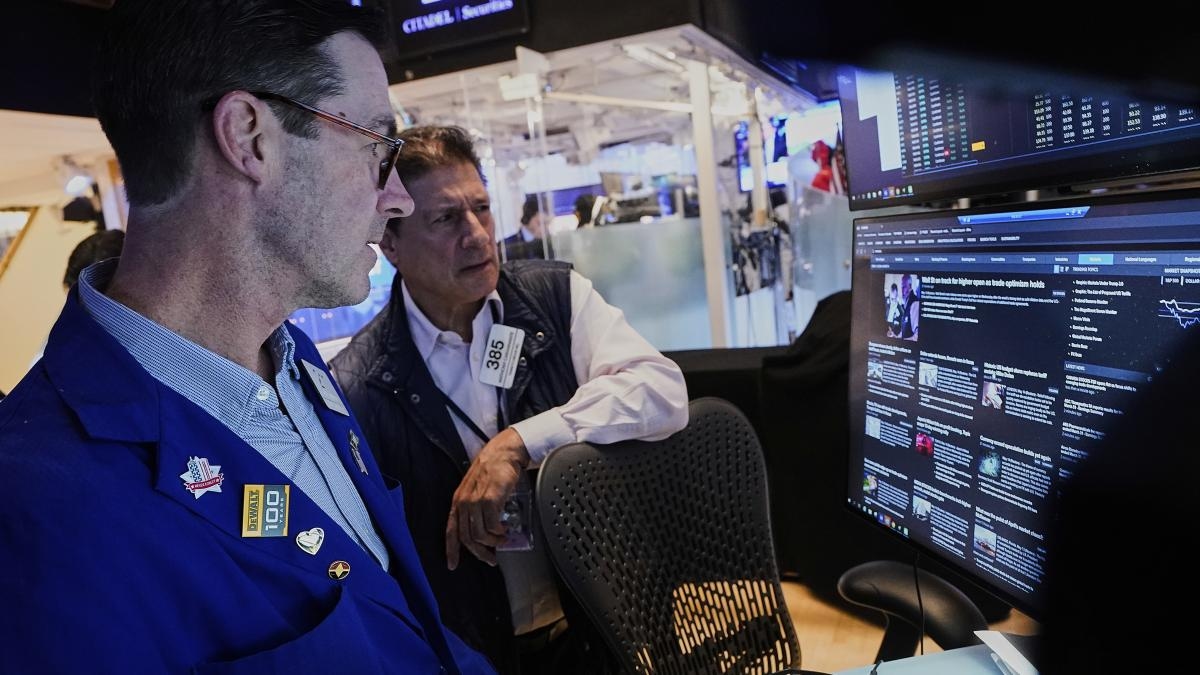 US debt costs exceed 5% after Moody's negative rating