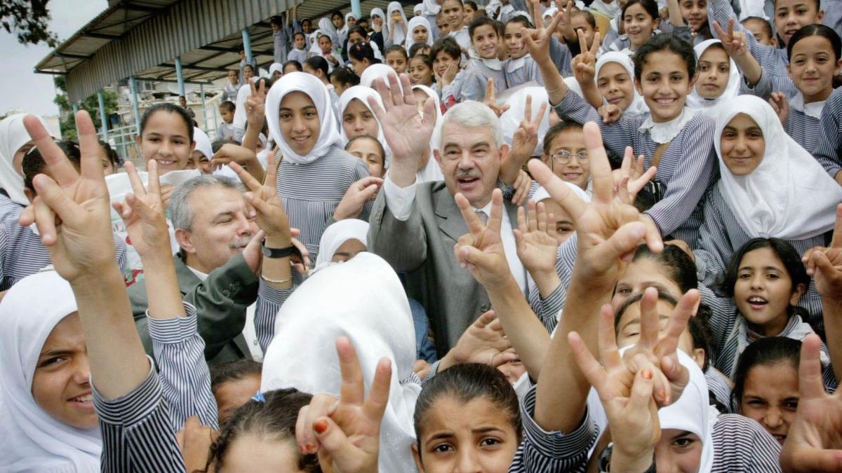Dikenli taçlar, bayraklar ve... ölü insanlar