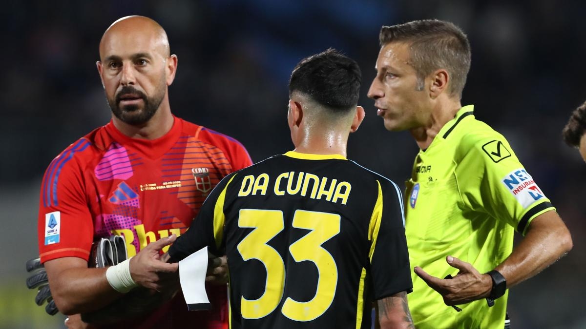 Pepe Reina'nın en acı vedası: Oyuncu olarak son maçında kırmızı kart gördü