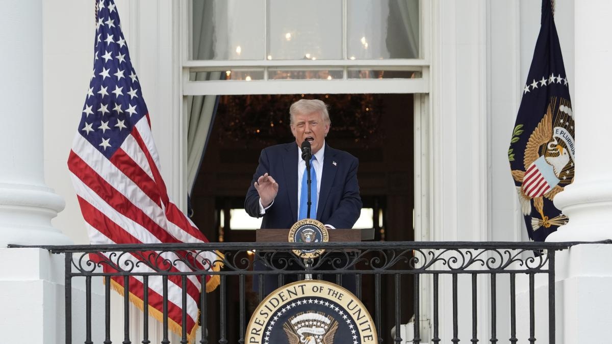 Trump revive el veto musulmán y prohíbe la entrada de ciudadanos de 12 países