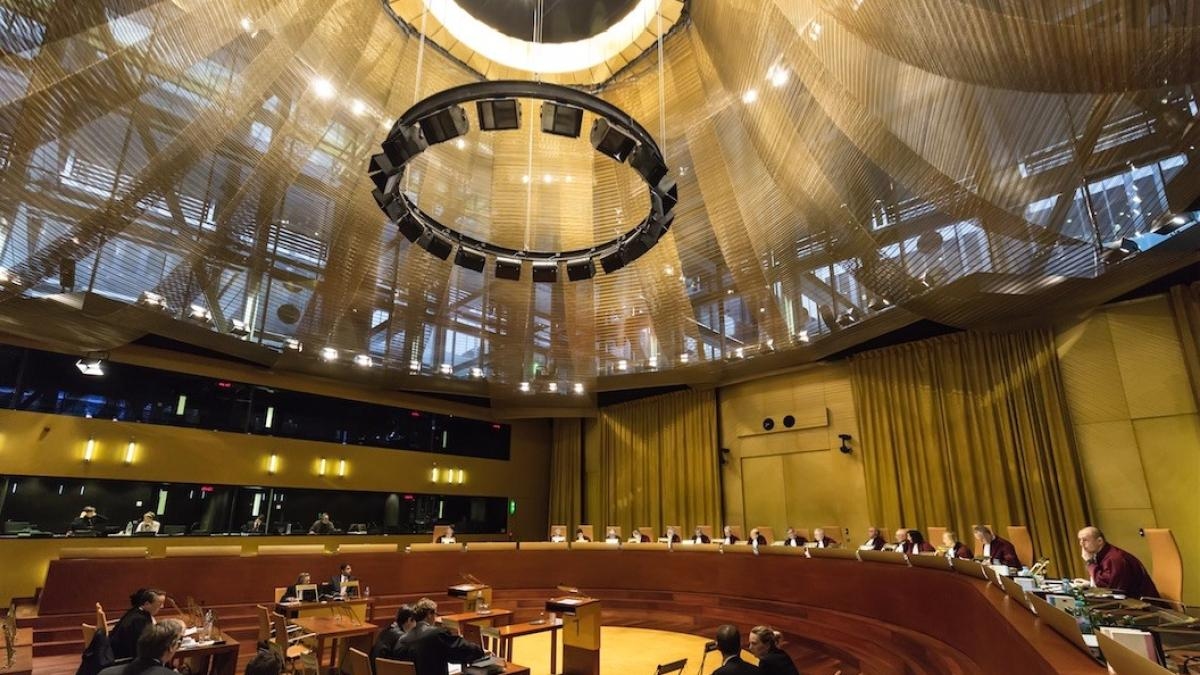 Bruxelles critique l'amnistie mais affirme qu'elle n'affecte pas les intérêts de l'UE.