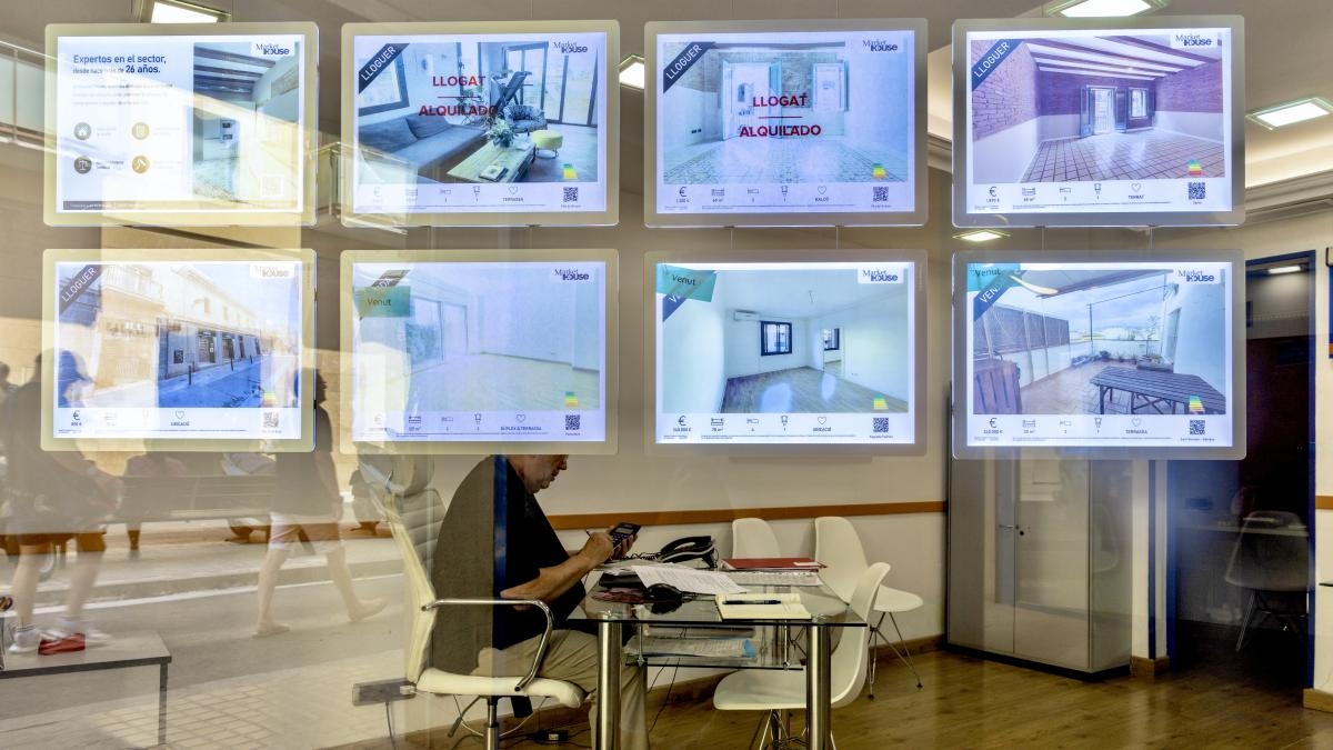 La mitad de los pisos se compran al contado pese al récord de precios