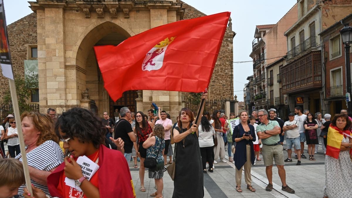 Pożary rozpalają Lexit