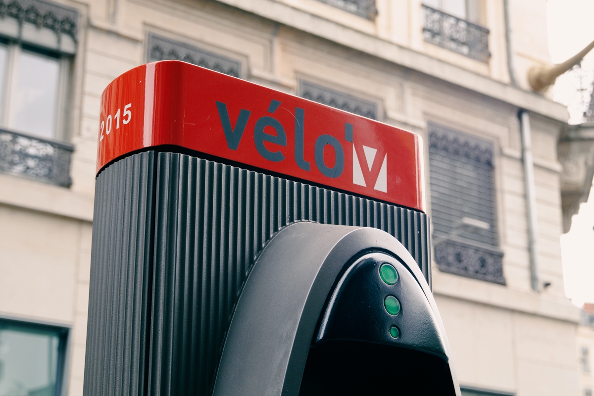"De metropoolregio Lyon heeft haar goedkeuring gegeven": Saint-Genis-Laval verdedigt zijn alternatief voor Vélo'v, bekritiseerd door Bruno Bernard