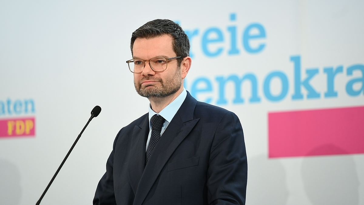 « Place aux esprits nouveaux » : démission du secrétaire général du FDP, Buschmann