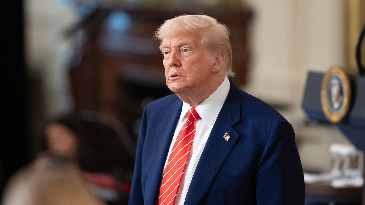 After phone call with Selenskyj: Trump calls for ceasefire and threatens sanctions