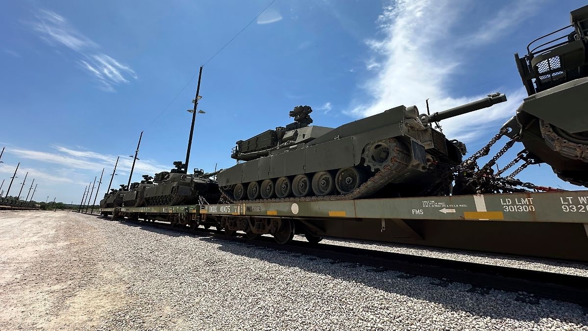 Tanks, helicopters, soldiers: First details of Trump parade announced
